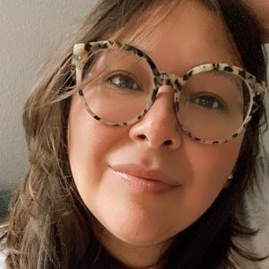 Meet your Posher, Yvette